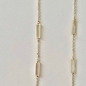 Elegant 14ky Gold and Mother of Pearl Necklace